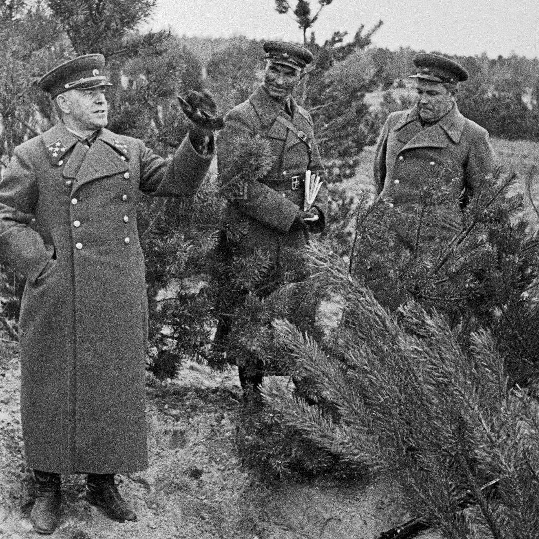 Генерал армии Георгий Жуков на передовой, октябрь 1941 года. 
