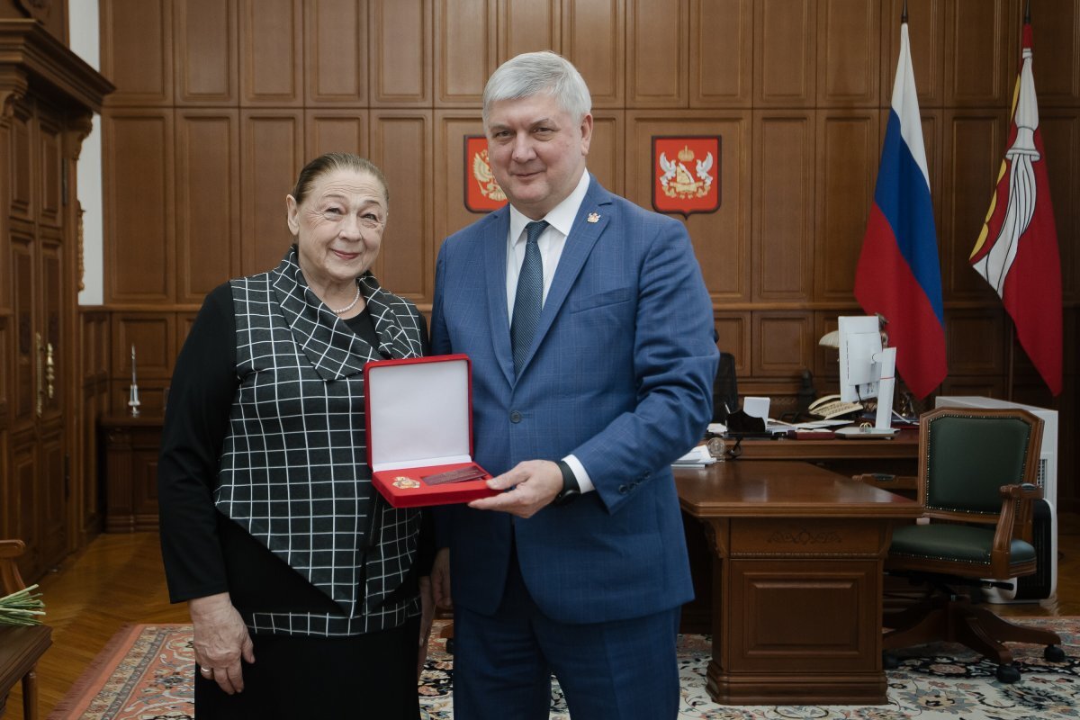    Ансамбль «Воронежские девчата» получит новый автобус от губернатора