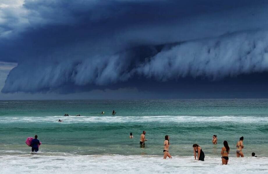    Это не волна цунами, это всего лишь облако