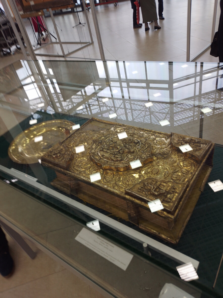 И это неплохой повод для открытия интересной выставки в Атриуме музейно-выставочного комплекса.  5/12/2023. Отличная, морозная погода, и  такая вот красота вокруг.-12