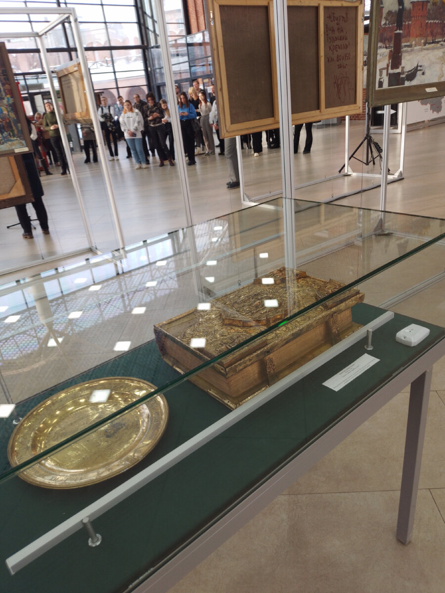 И это неплохой повод для открытия интересной выставки в Атриуме музейно-выставочного комплекса.  5/12/2023. Отличная, морозная погода, и  такая вот красота вокруг.-13