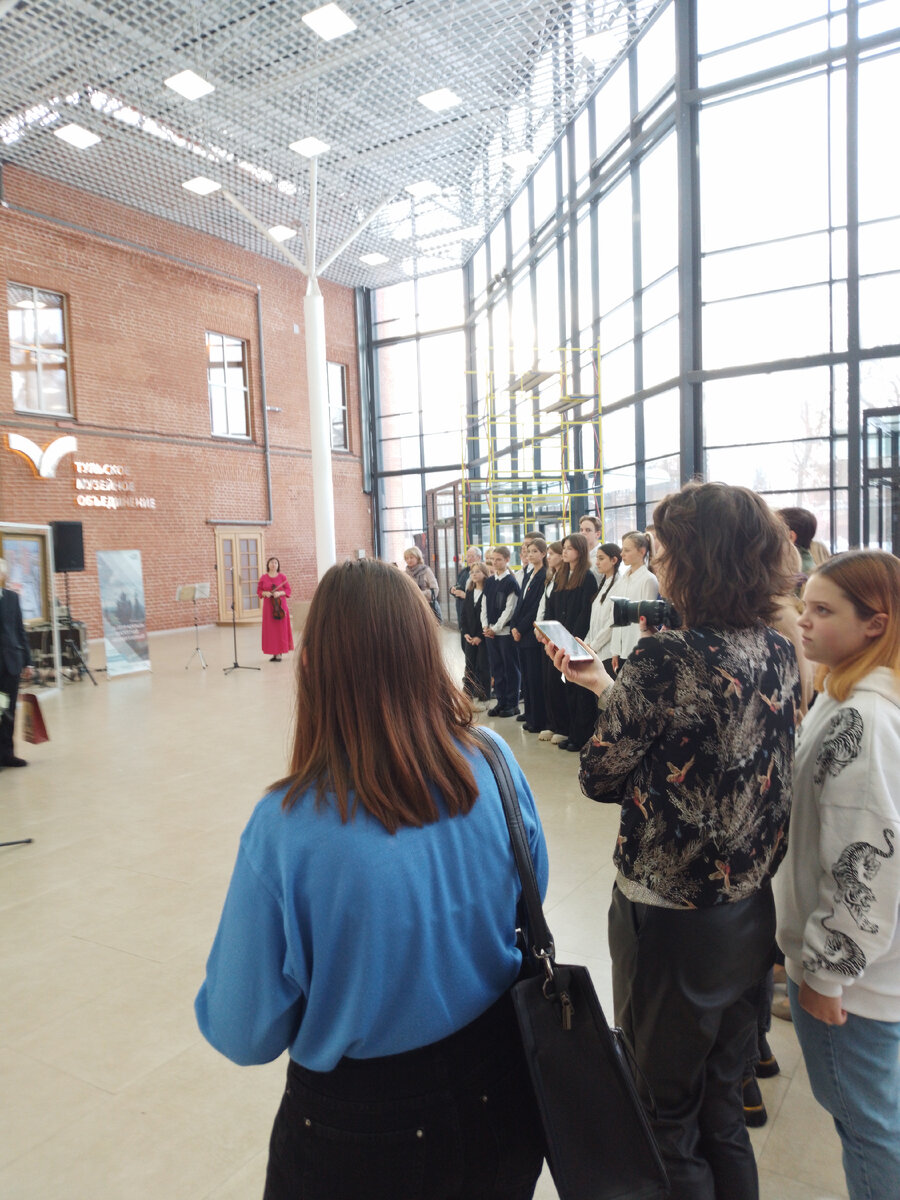 И это неплохой повод для открытия интересной выставки в Атриуме музейно-выставочного комплекса.  5/12/2023. Отличная, морозная погода, и  такая вот красота вокруг.-5