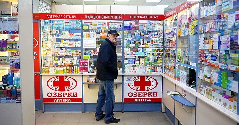 Изобилие препаратов в аптеках — совсем не повод заниматься самолечением. 