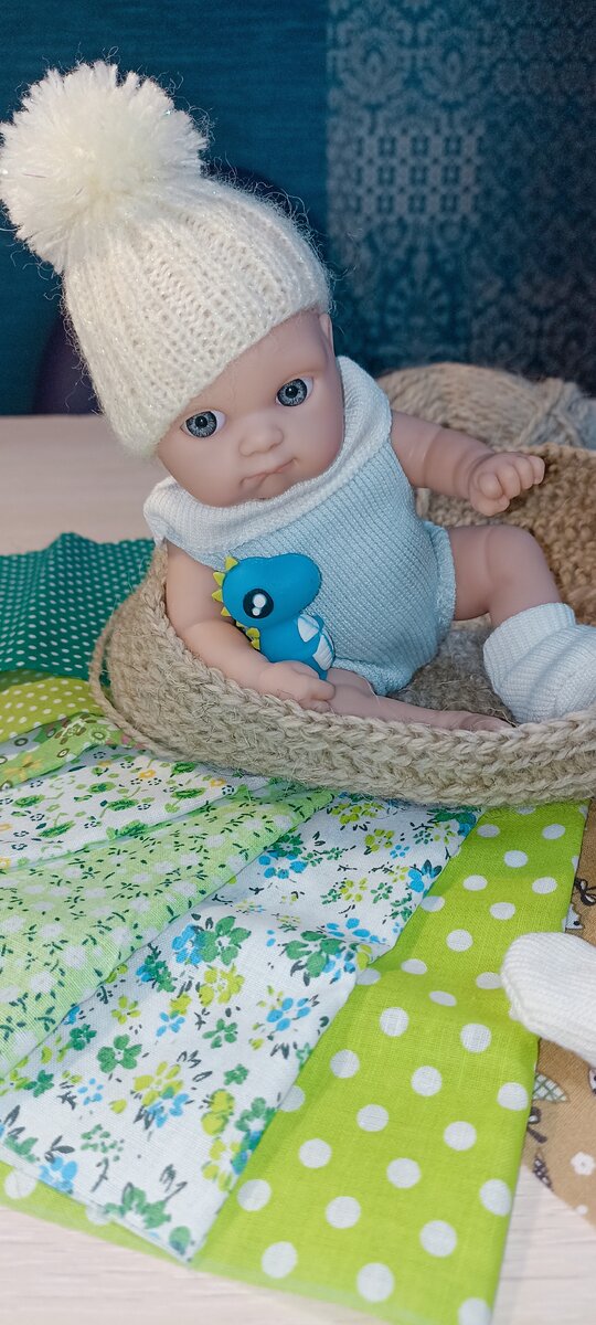 Кажется, мой босс-молокосос выбрал что-то то зелёное. 