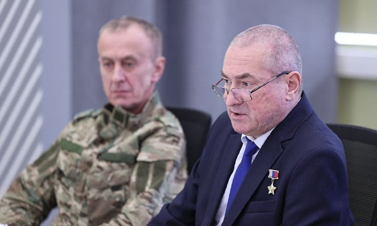    Владимир Якушев провел встречу с Героями России