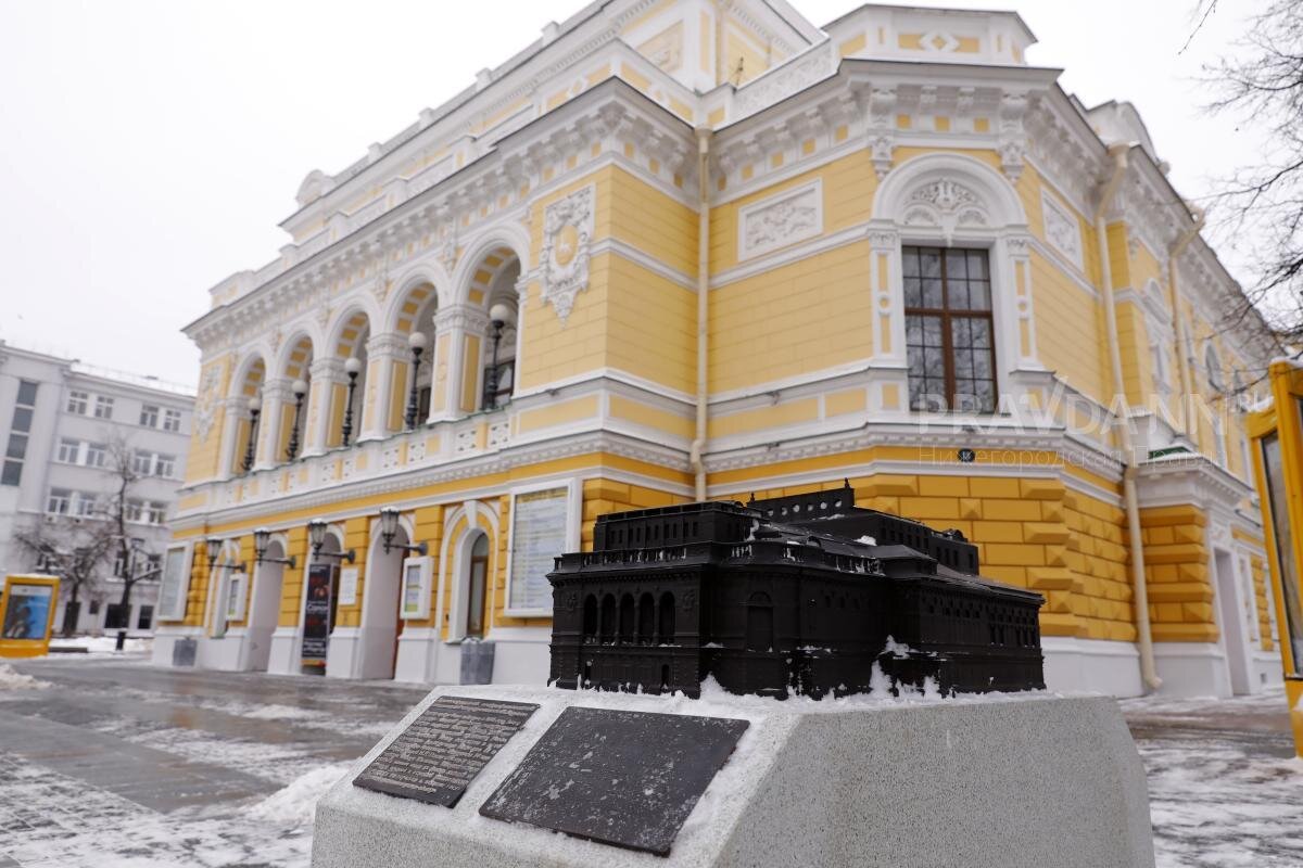    Макет театра драмы скульптор назвал самым сложным из всех.