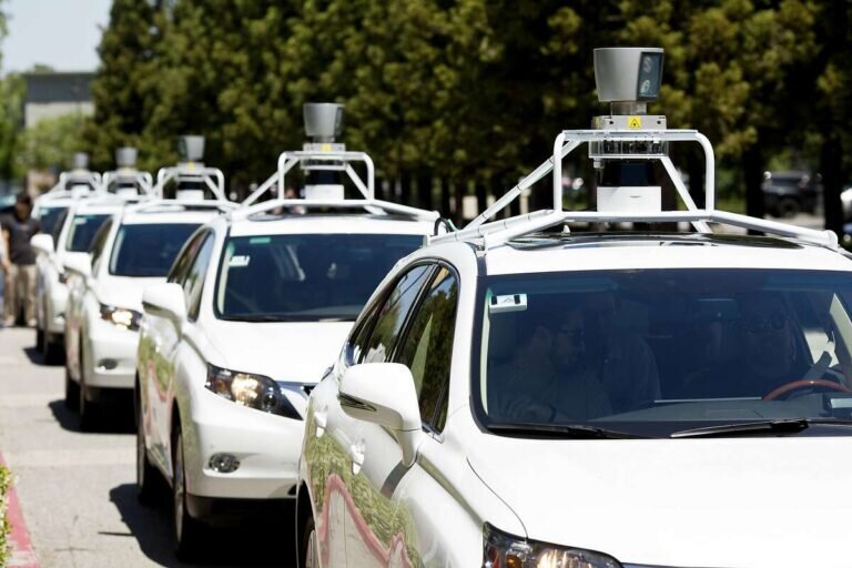    Лидары, установленные на беспилотных автомобилях / © Getty images