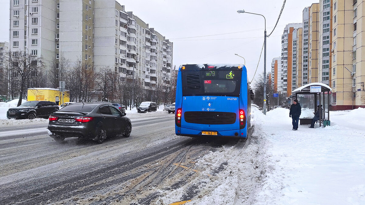 До 700 единиц техники ежедневно чистят дороги в Новосибирской области