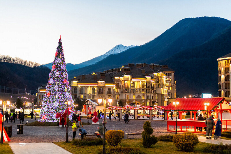 Городские фейерверки в этом году отменены, средства направят на помощь участникам СВО.