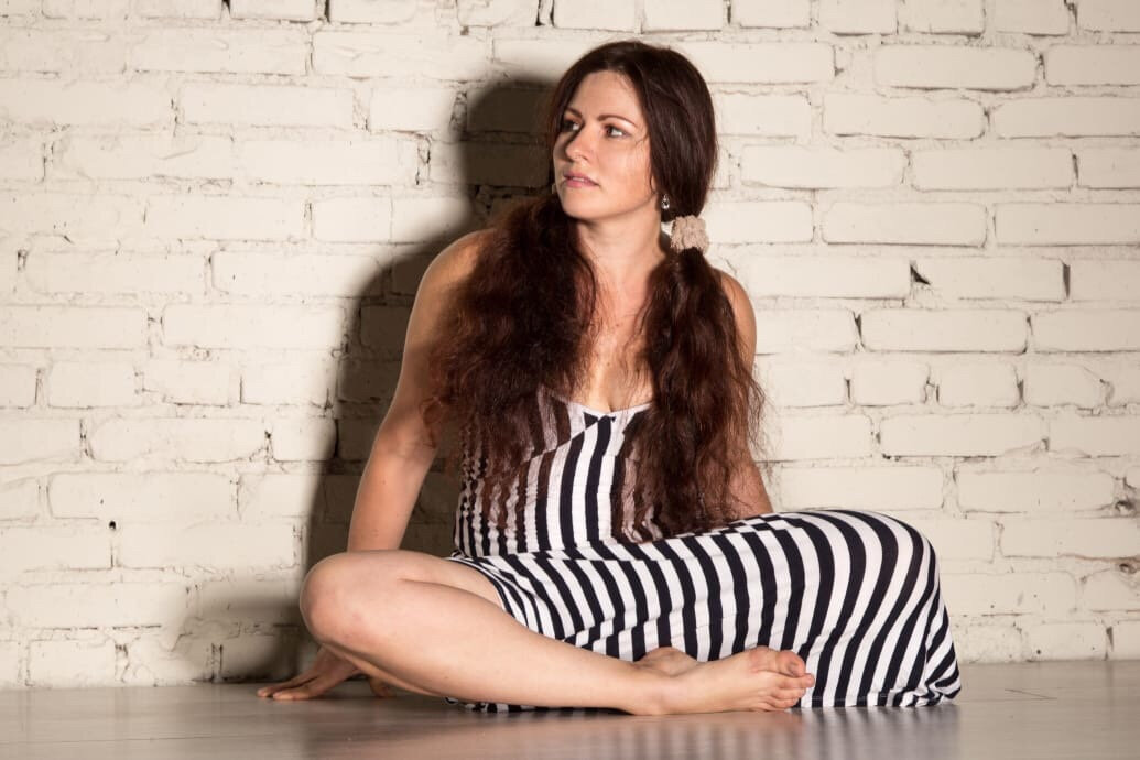 Татьяна Красильцева. В сети много моих фото, мне за них платят деньги, и только для этого я фотографируюсь не только одетая. Если вам не заплатили деньги за ваши фото в трусах, спросите себя, с какой целью вы себя в таком виде предъявили миру?