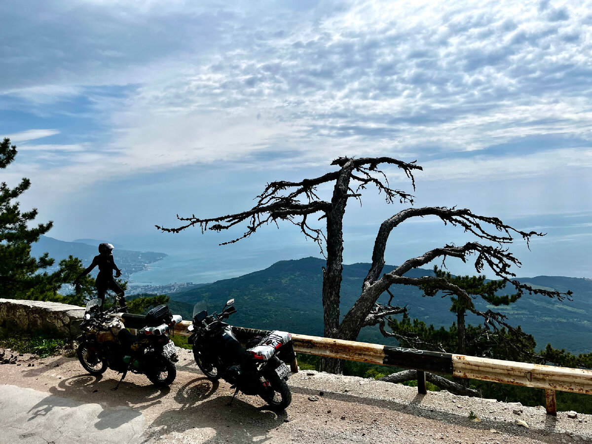 По дороге на Ай-Петри открывается красивый вид