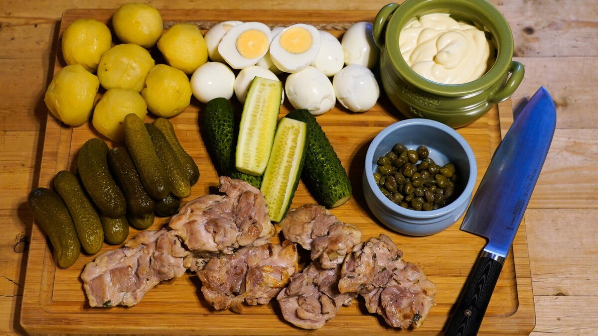    Можно ли сделать оливье диетическим салатом так, чтобы он не потерял во вкусе? Эксперт объяснила, как это сделать© РИА Новости | Александр Вильф