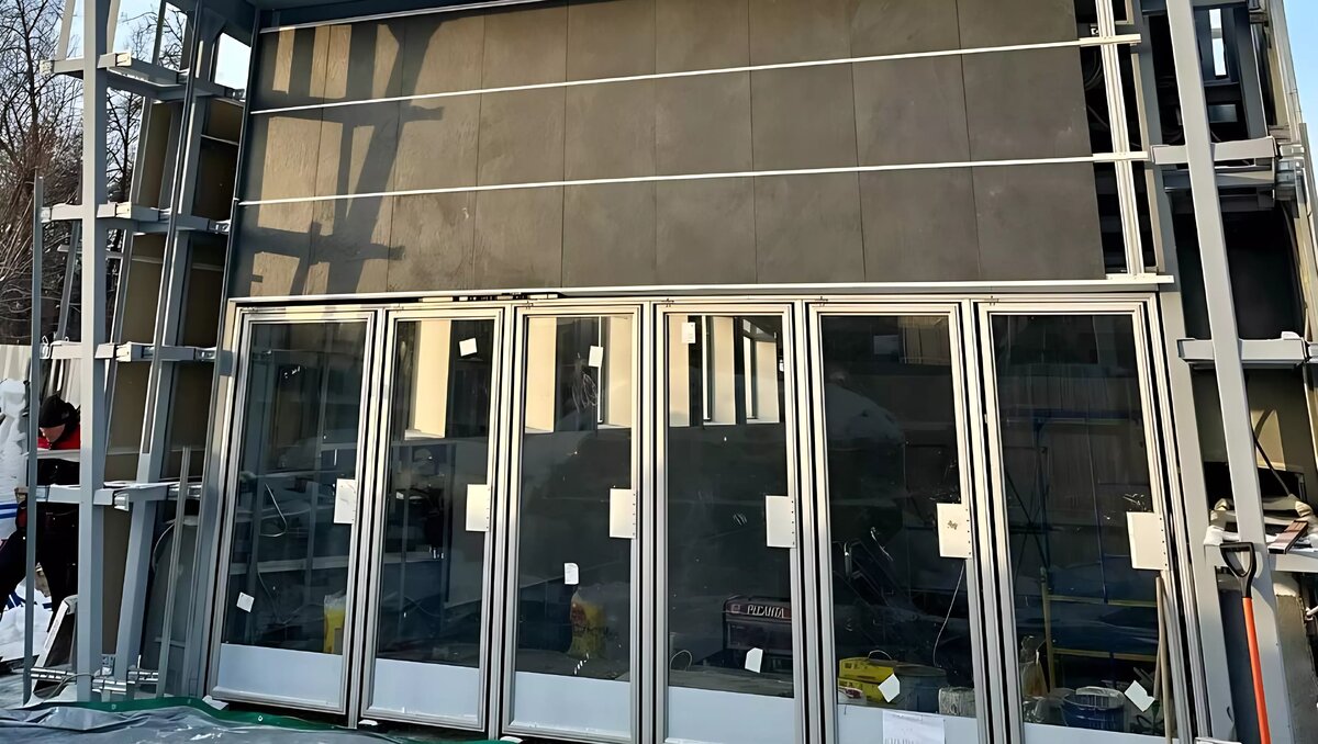     Обновление сходов на станции метрополитена «Парк культуры» и «Двигатель Революции» в Нижнем Новгороде выполнено на 90%. Подрядчик сорвал сроки, за что будет привлечен к ответственности. Глава города Юрий Шалабаев в своем Telegram-канале опубликовал фото с места проведения ремонта.
