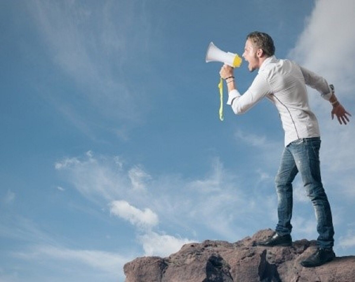 Зову человека. Зову человека. Зову человека. Зову человека. Громко кричит.