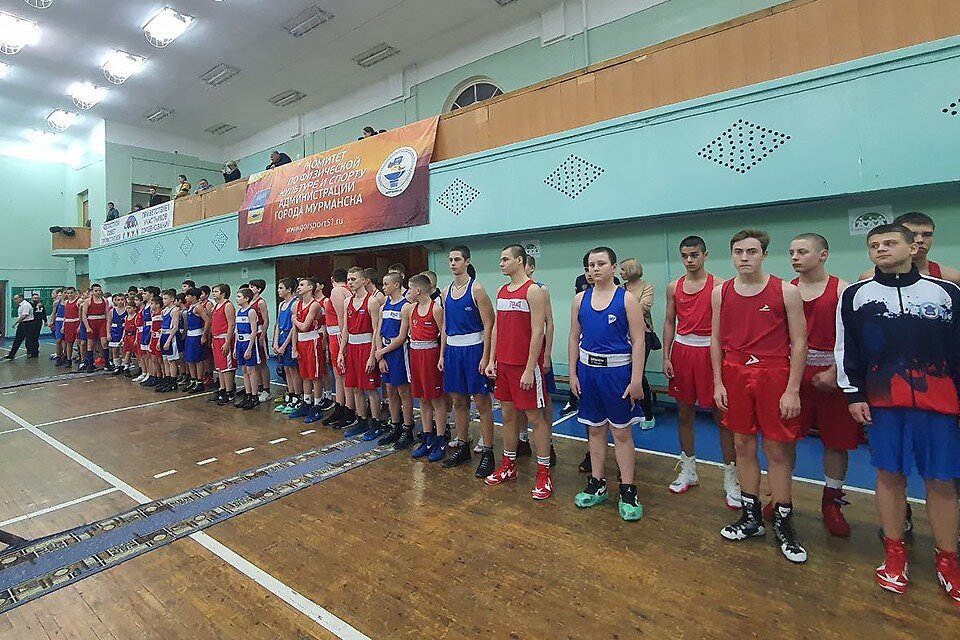    Все выходные более 100 юных спортсменов сражались за победу под наставничеством тренеров. Наталья ЛОБАНОВА