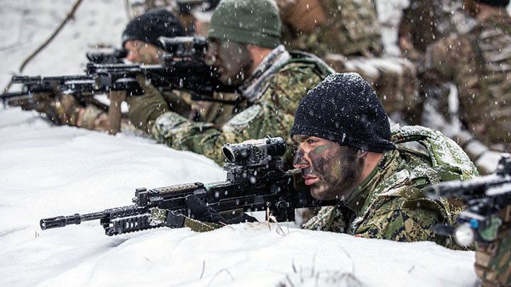 ПРОТИВНИК ОТХОДИТ НА НОВЫЕ РУБЕЖИ И ГОТОВИТСЯ К ИХ ОБОРОНЕ. ФОТО: SGT. LIANNE HIRANO/KEYSTONE PRESS AGENCY/GLOBAL LOOK PRESS