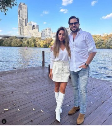 Александр с супругой Анжеликой.