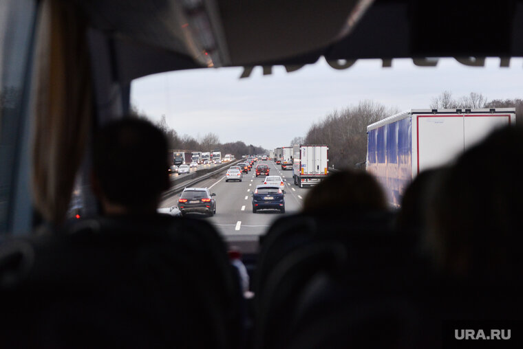    Пассажирский автобус сломался на трассе Тюмень — Омск