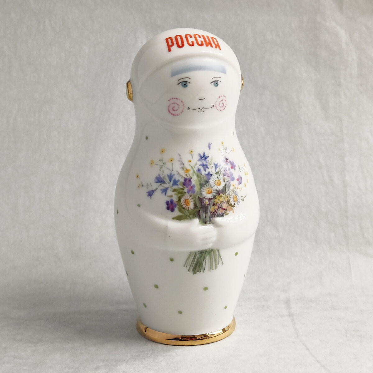 Юлия Брониславовна Шабаева (модель и роспись). Скульптура «Матрёшка. Россия»