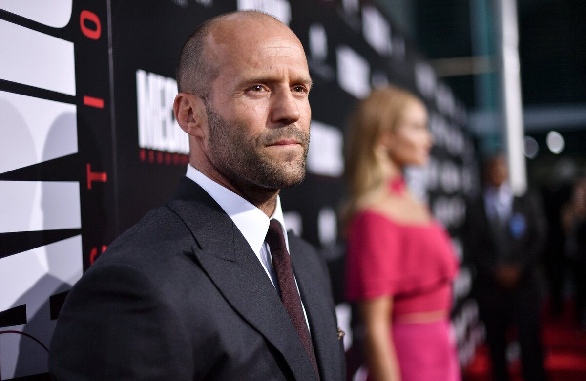 кто такой джейсон стэтхэм. стейтем джейсон в очках. джейсон стэтхэм в хорошем качестве. кто такой джейсон стэтхэм. джейсон стэтхэм фото.