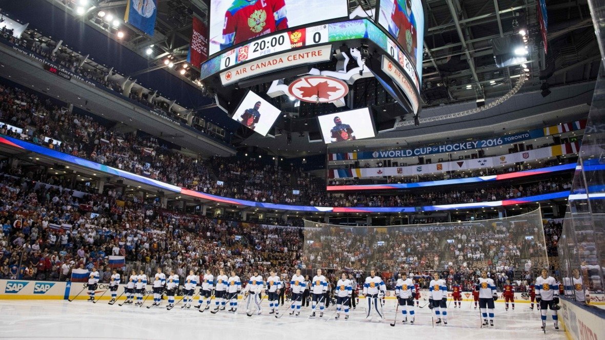 Когда-то в 2016 году. Сборные России и Финляндии на хоккейном Кубке мира, Канада. Фото: Zuma / ТАСС