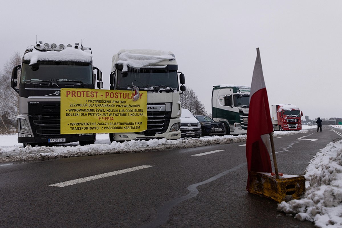    Reuters: протесты в Польше вызвали задержки с поставками оружия для ВСУ