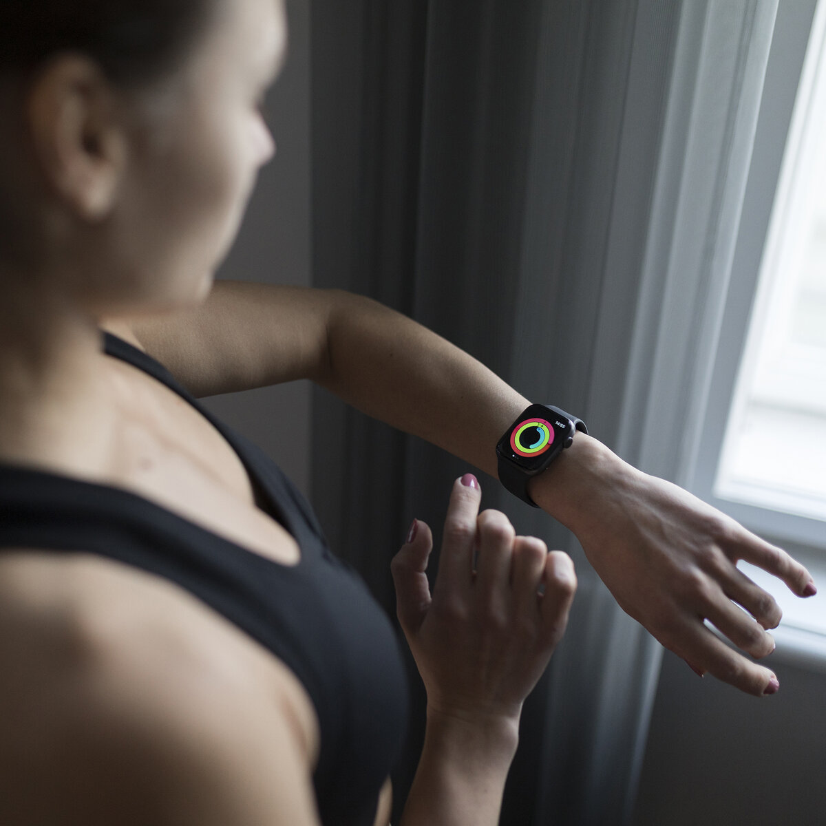 Amazfit Bip 5 — умные часы, которые выглядят дороже, чем стоят. Иллюстрация: Freepik