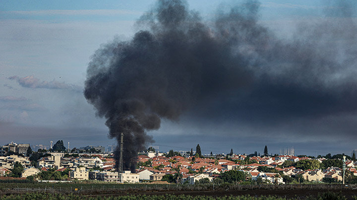 ПОСЛЕДСТВИЯ РАКЕТНОГО ОБСТРЕЛА ИЗРАИЛЯ. ФОТО: ILIA YEFIMOVICH/DPA/GLOBAL LOOK PRESS
