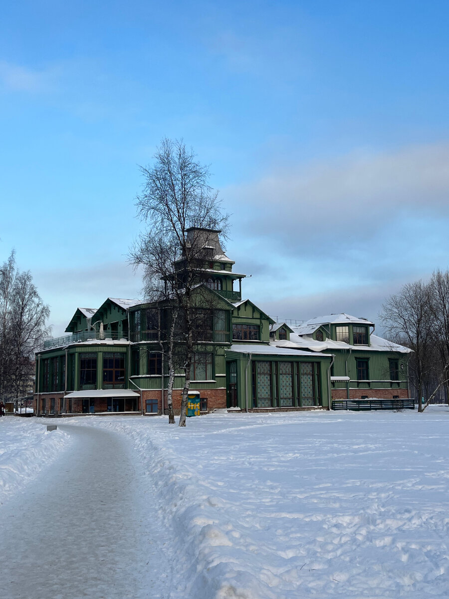 Дача Ю.Ю.Бенуа, построенная по его проекту в 1904 г. 