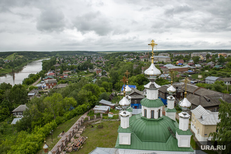    Сейчас здание закрыто декоративным фасадом