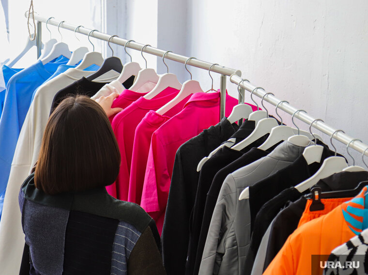    Дизайнеры бренда создали коллекцию одежды в коллаборациис художником