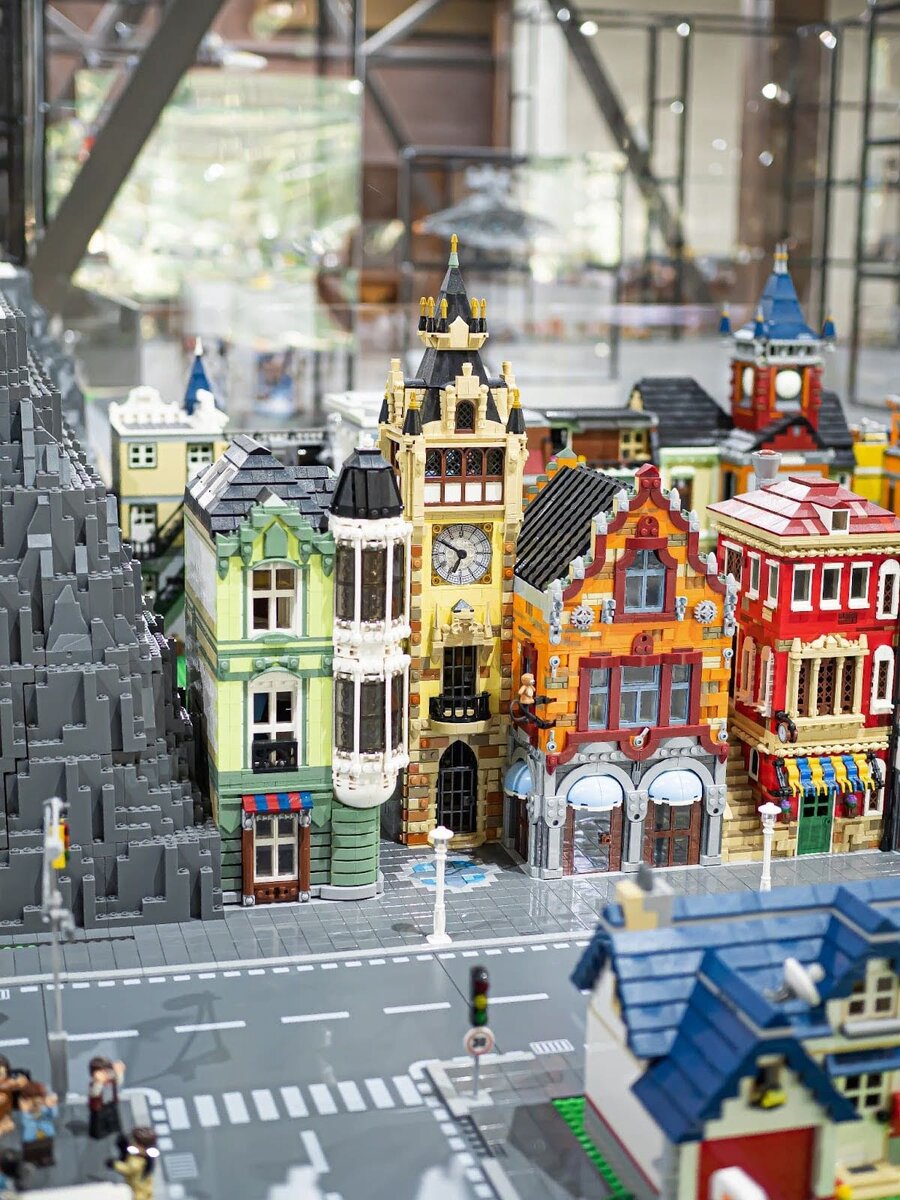 Вселенная кубиков: где в Москве можно увидеть города из LEGO | Time Out |  Дзен