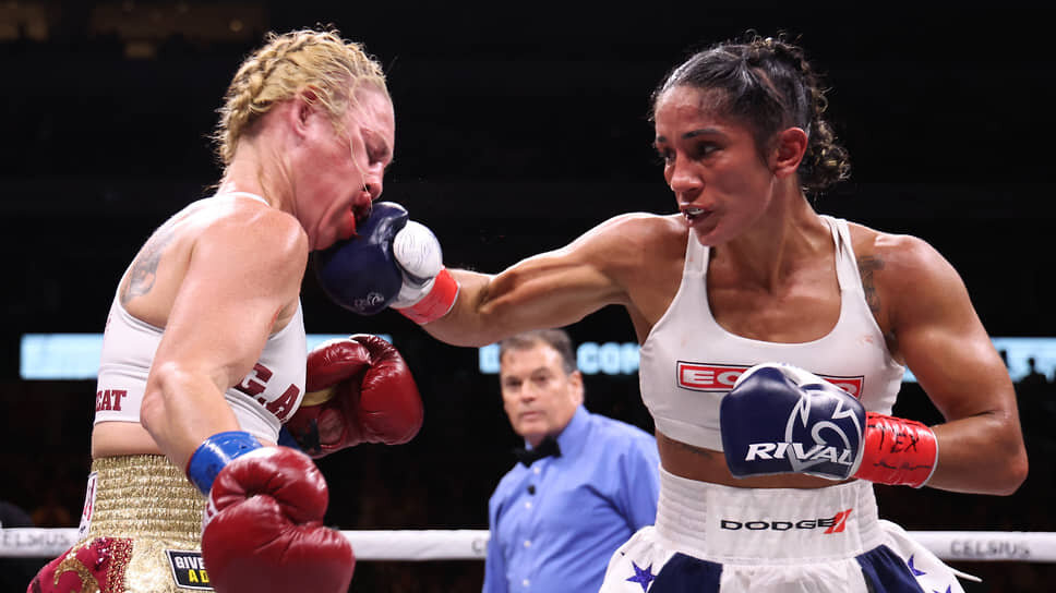 Фото: Kevin Jairaj / USA TODAY Sports / Reuters📷Аманда Серрано отказалась от чемпионского пояса WBC, так как эта организация не разрешает женщинам проводить бои в мужском формате