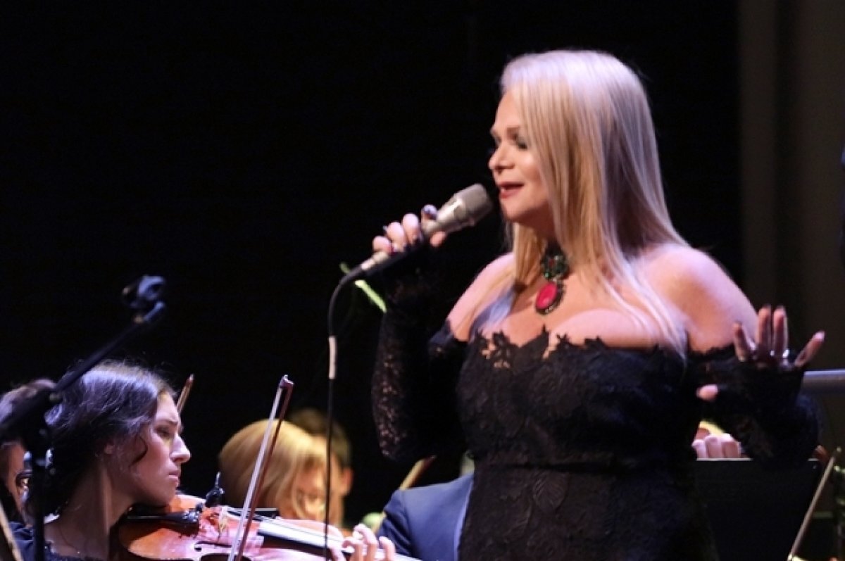    Заболевшая Долина улетела на гастроли по России