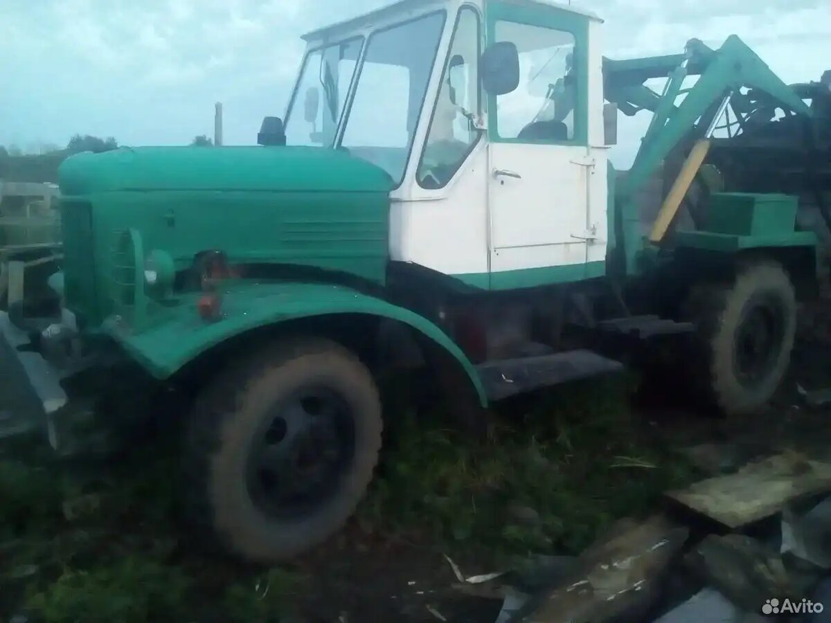 Самодельный  трактор с мотором Zetor на базе Т-150 и грузовика ЗИЛ-130 (источник  фото: скриншот объявления онлайн-платформы Авито, avito.ru)