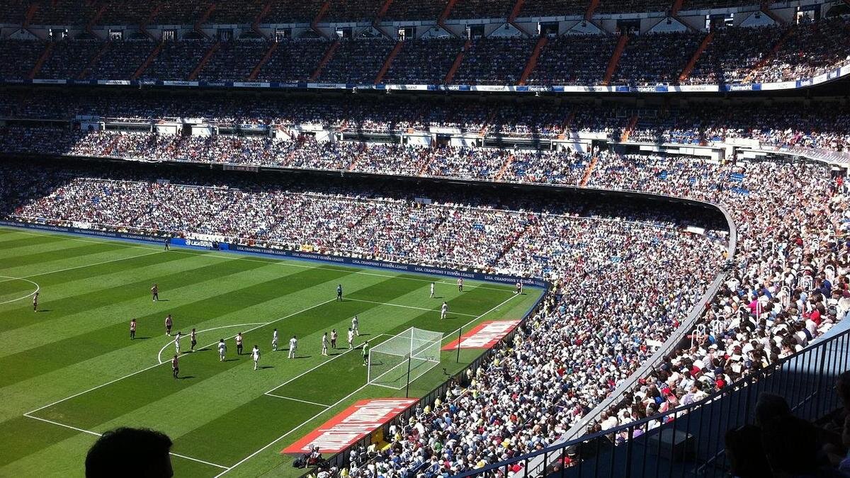    Футбольное поле:Pixabay