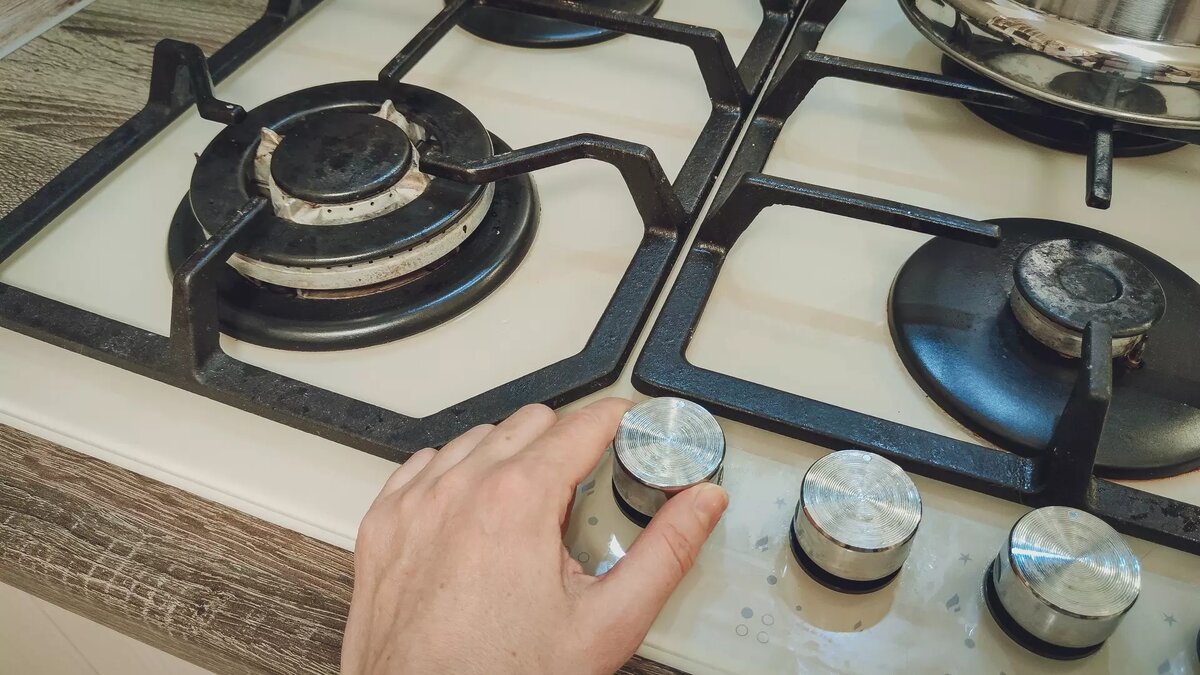     При необходимости в регионе на квартал продлят срок для перезаключения договоров с газовиками, сообщил губернатор Ставрополья Владимир Владимиров во время Прямой линии.