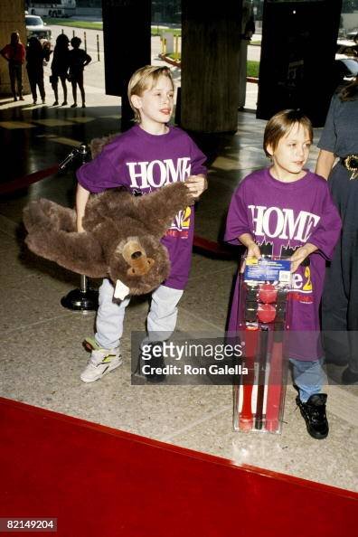 https://www.gettyimages.com/detail/news-photo/american-child-actor-macaulay-culkin-smiles-while-holding-news-photo/3229521?adppopup=true