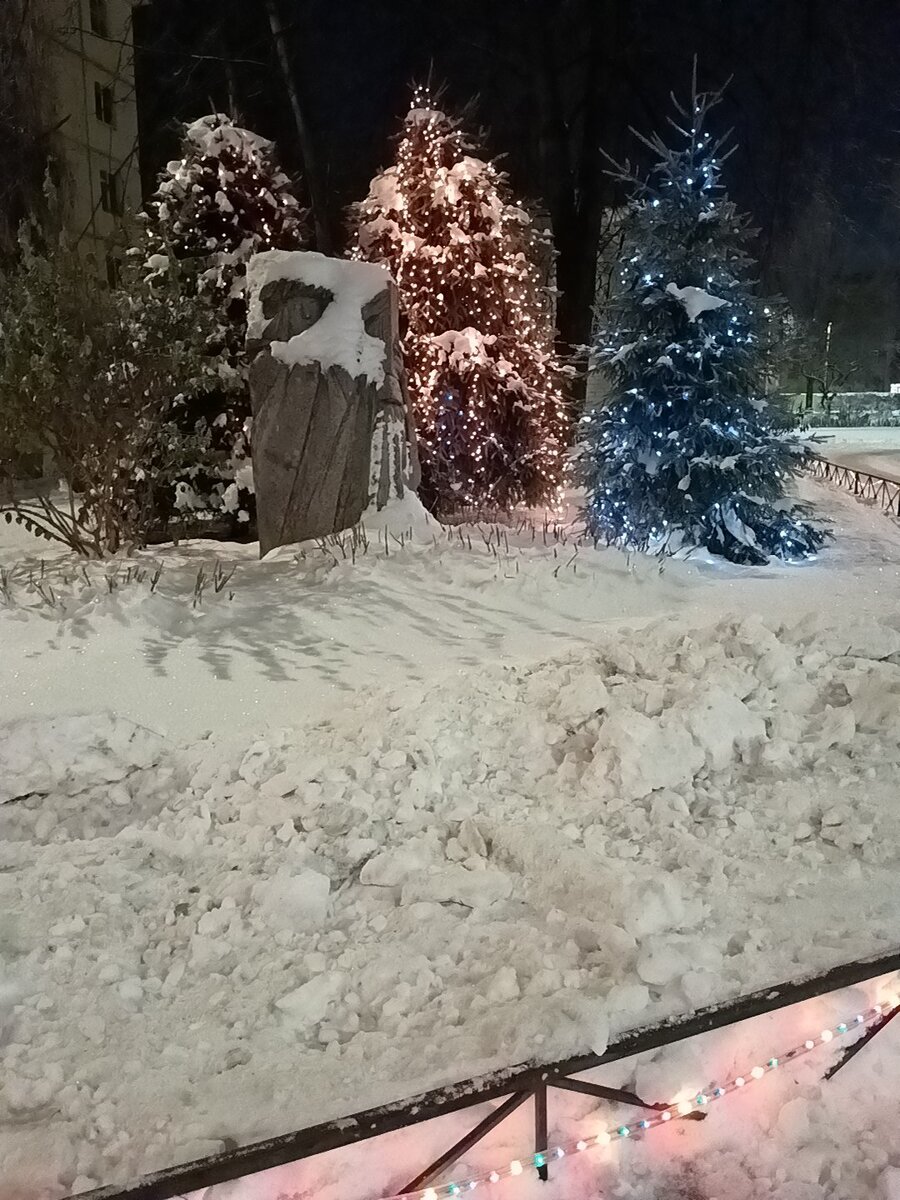 Статуя Гомера зимой. ❄⛄