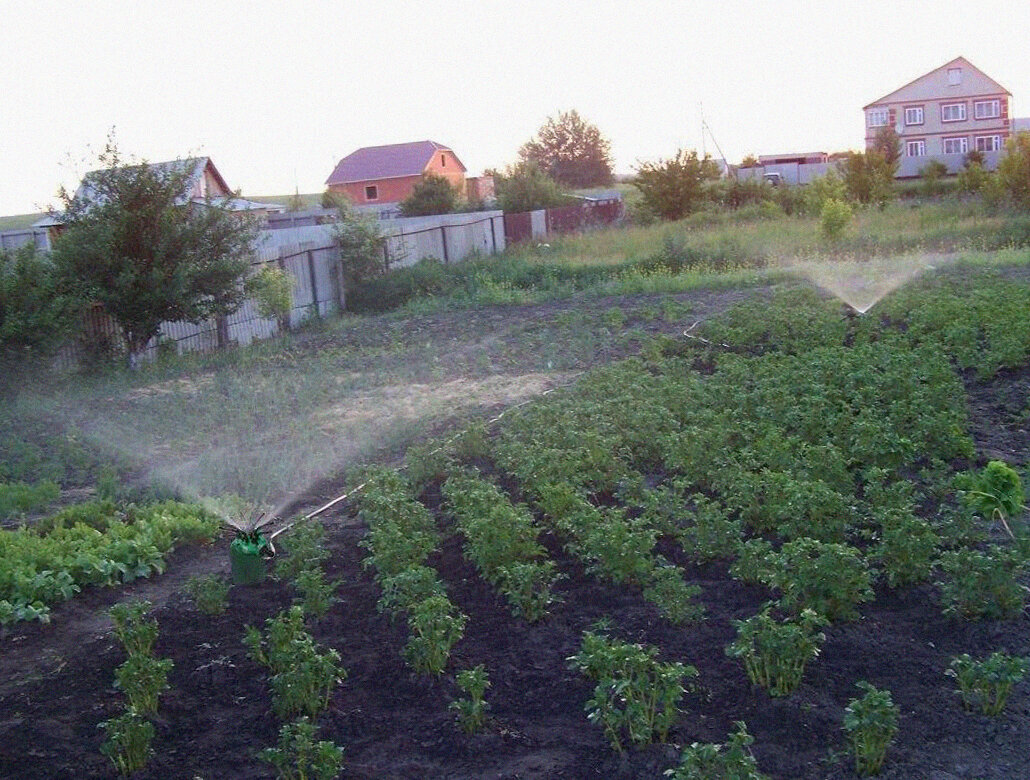 https://na-dache.pro/uploads/posts/2021-05/1620029729_17-p-polivalka-dlya-ogoroda-svoimi-rukami-na-uc-20.jpg