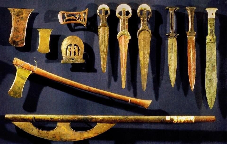 Ancient weapons. Оружие древнего Египта. Бронзовое оружие древнего Египта. Холодное оружие древнего Египта. Египетское вооружение древнего Египта.