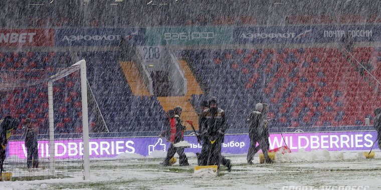 Подготовка к матчу по футболу. Здесь и далее все фото взяты из открытых источников