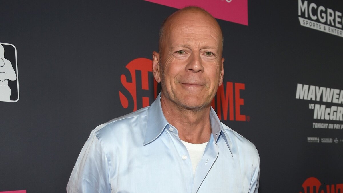 Что происходит с брюсом уиллисом. Bruce Willis. Брюс Уиллис 2022. Брюс Уиллис фото. Уиллис сейчас.