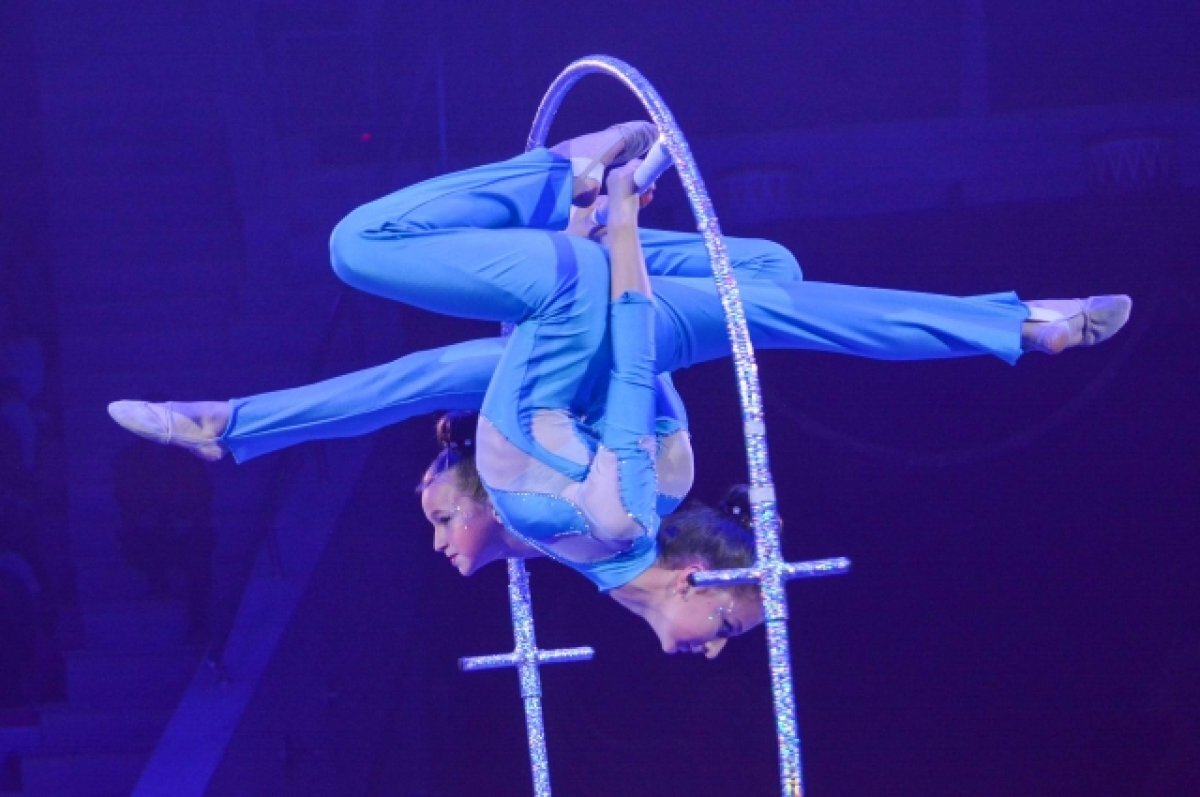    На языке мира.