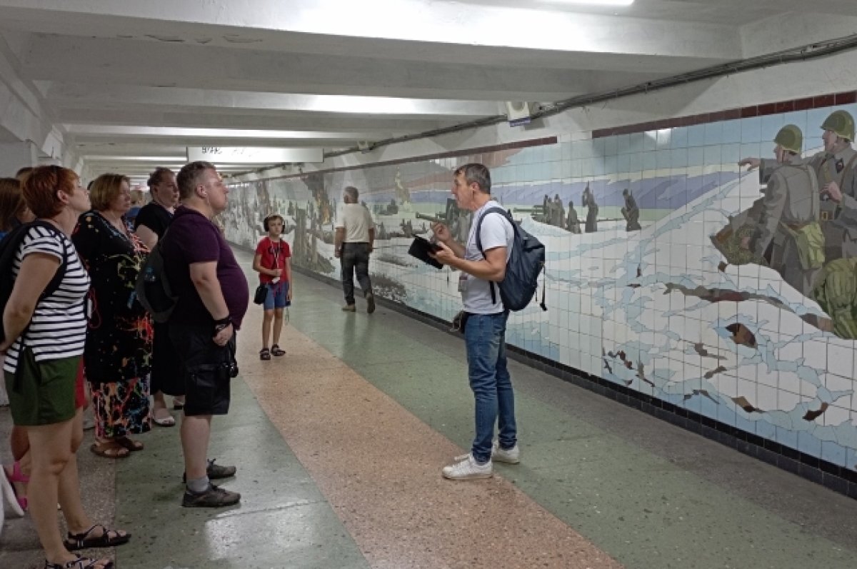    Гид Игорь Нарижний регулярно водит туристов к мозаикам в переходах.