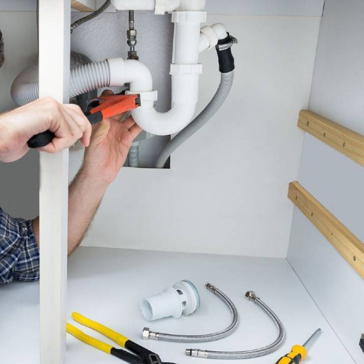 прокладка труб водоснабжения рехау. услуги сантехника. сантехник. сантехника. сантехник прочистка канализации.