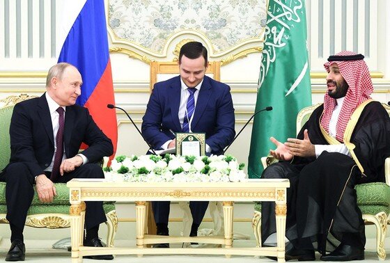    Президент России Владимир Путин и Мухаммед бен Сальман Аль Сауд
