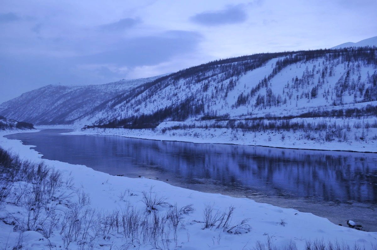 Устье колымы. Магадан вода. Река колыма магаданская область. Синегорье река колыма. Колыма (река).