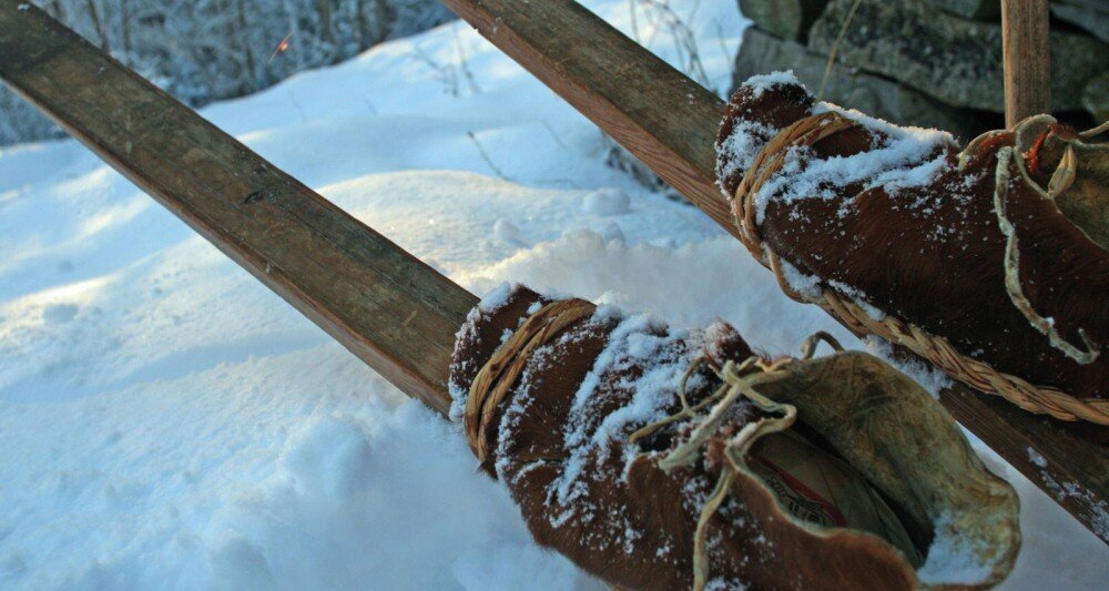 Первые лыжи. Древнейшие лыжи. Старинные лыжи. Самые первые лыжи.