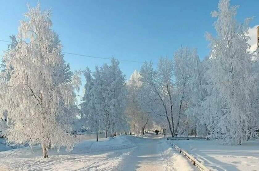 Привет январь картинки. Радужный ХМАО зимой. Нижневартовск зимой 2021. Парк Советский ХМАО зимой.